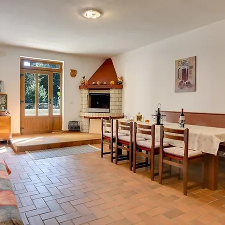 Holiday home Amarilla *