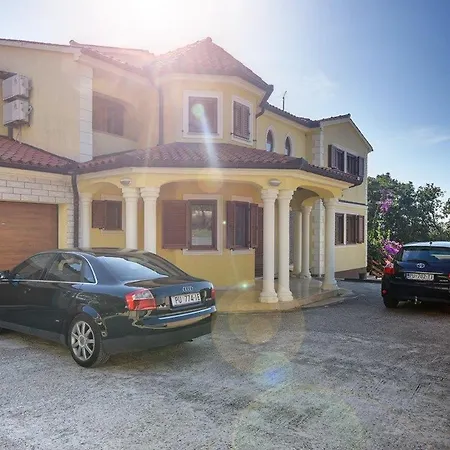 Ferienhaus Amarilla *